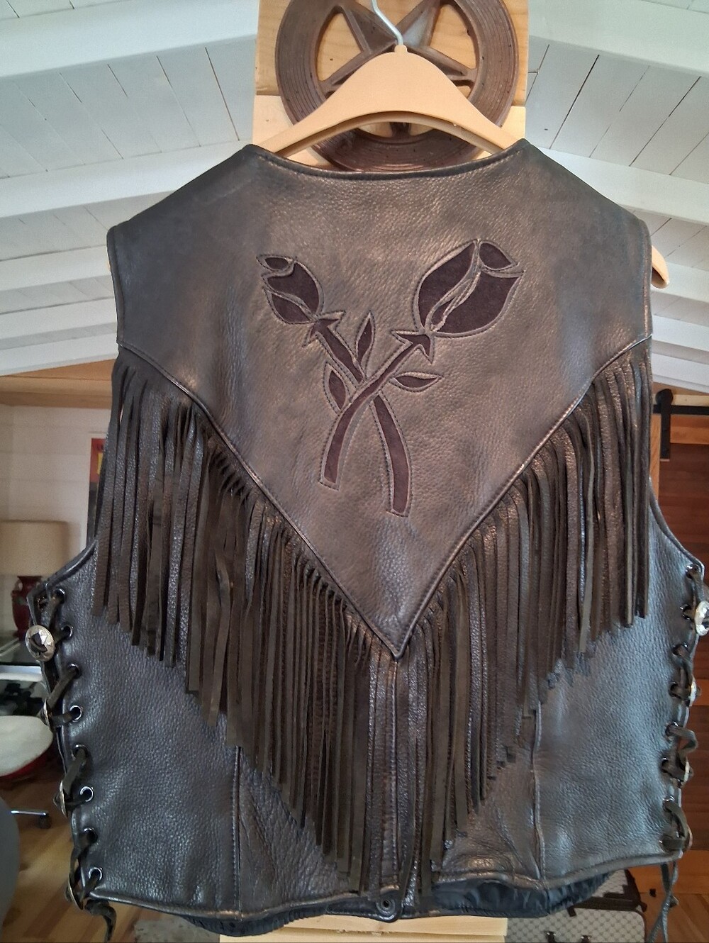 Fringed Black Leather BRANDED GARMENTS Vest with Floral Inlay. XL. USA. - Picture 5 of 8